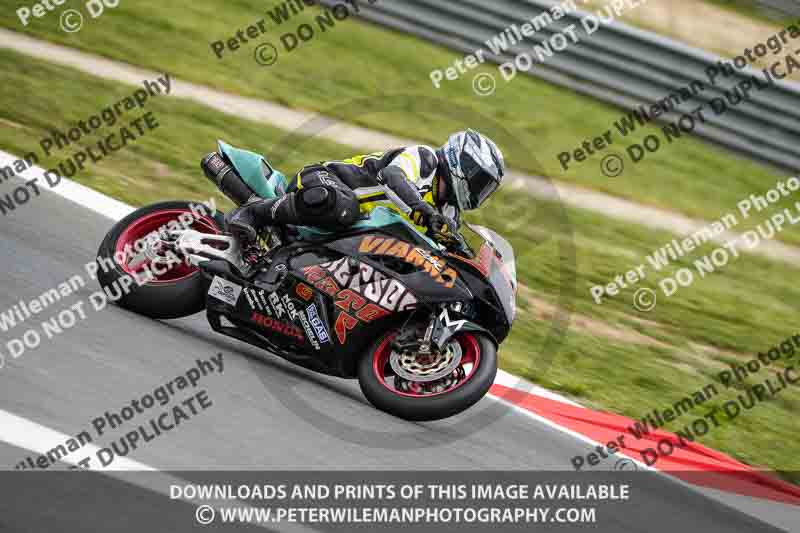 cadwell no limits trackday;cadwell park;cadwell park photographs;cadwell trackday photographs;enduro digital images;event digital images;eventdigitalimages;navarra;no limits trackdays;peter wileman photography;racing digital images;trackday digital images;trackday photos